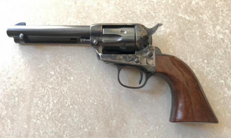 Vendo revolver Uberti Stallion cal.22LR. Actualmente está inscrito en el Libro de Réplicas. Posibilidad 00