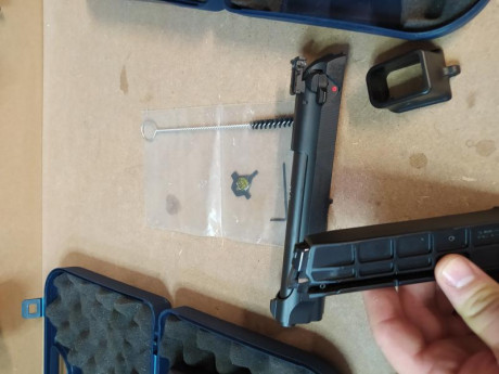 Hola
Cambio Beretta 92 fs mas kit del 22 lr muy nuevo. Muy poco uso, se puede probar y ver. Tengo los 01