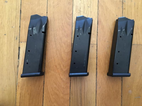 Vendo 3 cargadores mec gar .45 acp, 13 cartuchos, para Bul M5 y tb algunas llama max II ó IXC ( no todas).

Precio 00