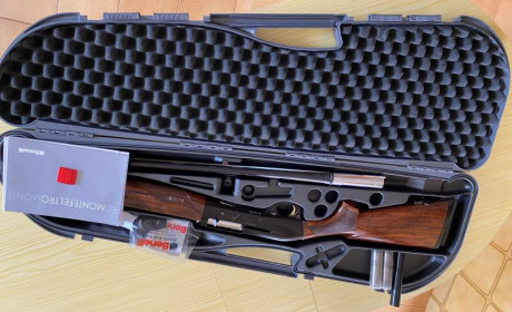 Vendo  escopeta segunda mano   BENELLI “BECACCIA” 
  MONTEFELTRO 
Calibre 12/76.
Semiautomática.
Polichoque.
Viene 00