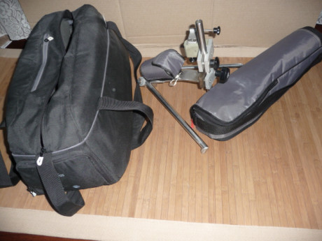 Vendo Telescopio terrestre marca ZEUS, modelo TS-100 de 22x67x100mm. Se acompaña tripode especial en acero 11