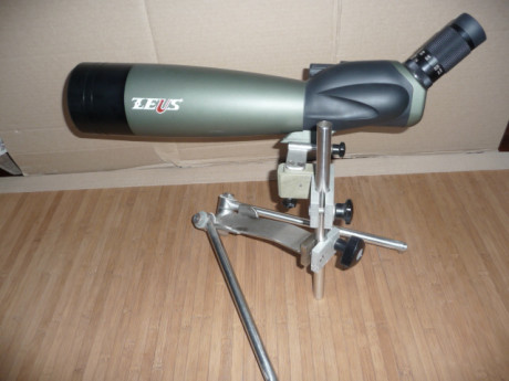 Vendo telescopio terrestre marca ZEUS, modelo TS100 de 22x67x100mm. Se acompaña trípode de acero inoxidable 02