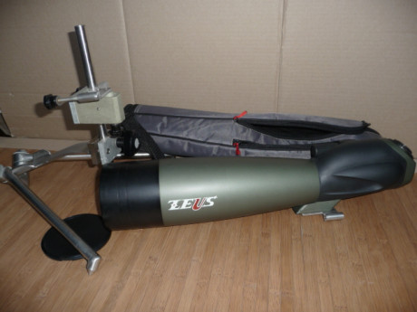 Vendo telescopio terrestre marca ZEUS, modelo TS100 de 22x67x100mm. Se acompaña trípode de acero inoxidable 01
