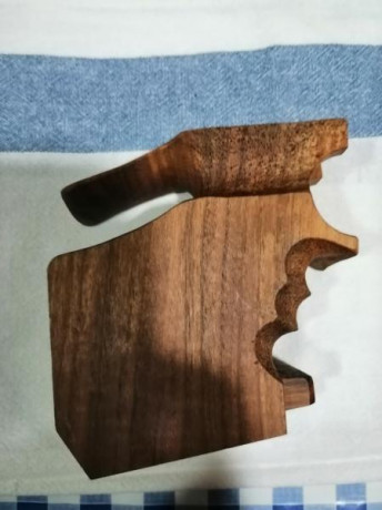 Buenas, vendo dos cachas nuevas para la pistola Match Gun.

Una es de zurdo y otra de diestro. 

Tamaño 11