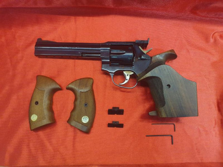  Vendo esta joya de precisión, por falta de tiempo para poder disfrutarlo.

Es un revolver MANURHIN MR 01