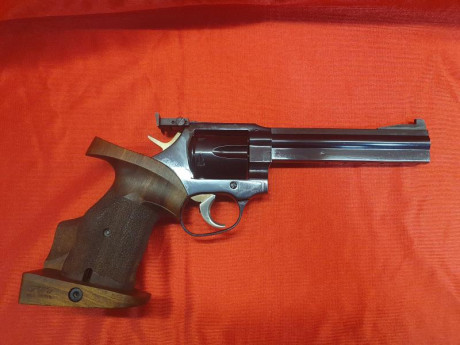  Vendo esta joya de precisión, por falta de tiempo para poder disfrutarlo.

Es un revolver MANURHIN MR 12