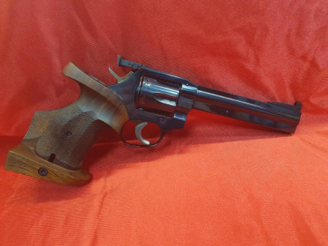  Vendo esta joya de precisión, por falta de tiempo para poder disfrutarlo.

Es un revolver MANURHIN MR 11