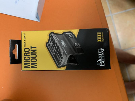 Vendo montura Daniel Defense para Aimpoint Micro, está impecable , como nuevo, precio 100 euros, importado 01