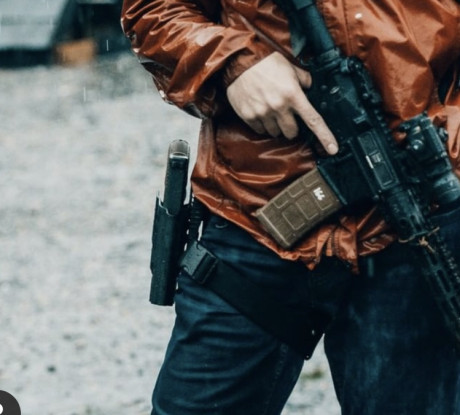 Buenas amigos, pues tengo una funda gost para mi shadow de las que tapan toda el arma, la funda es para 00