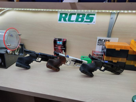 Buenas tardes, busco walther ssp, para standar, cacha talla S, preferiblemente en Andalucia para probarla. 41