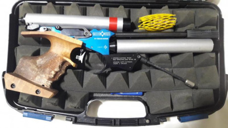 Con disparador electrónico y mecánico, la vendo por no usarla la compré hace un año, la pistola funciona 01