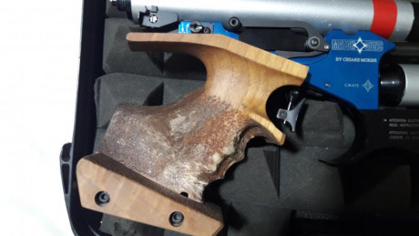 Con disparador electrónico y mecánico, la vendo por no usarla la compré hace un año, la pistola funciona 11