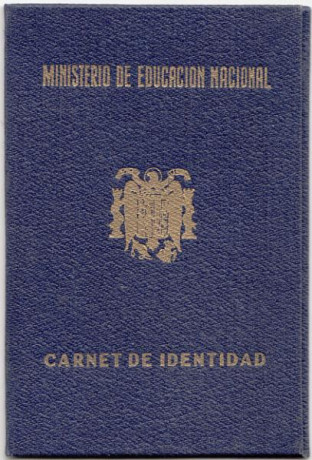  EN RECUERDO Y HOMENAJE A LOS QUE YA NO ESTÁN. 

Si pones en  GOOGLE   PASAPORTES EN LA MEMORIA  da igual 150