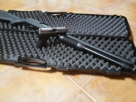 Hola, pues lo que pone en el enunciado, vendo mi escopeta de corredera winchester,  capacidad 8 cartuchos, 10