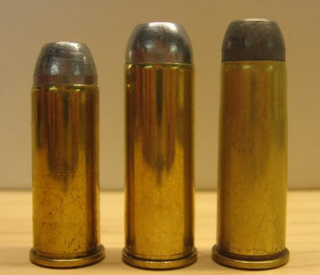 Hola, quiero comprar un revolver cartucho metalico , el calibre será 44/40  mi duda es el largo de cañon. 140