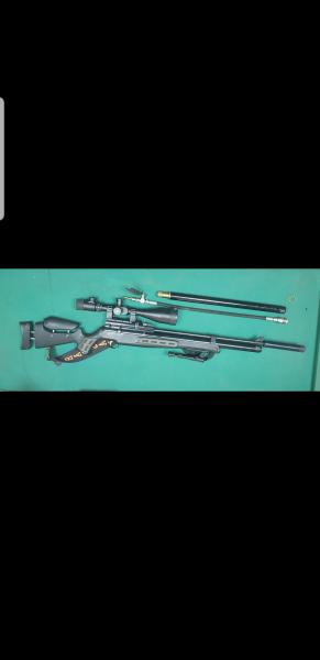 Seminueva, 2 bombonas, 2 cargadores, silenciador, bipode, sin visor.
450€ 
630936544 00