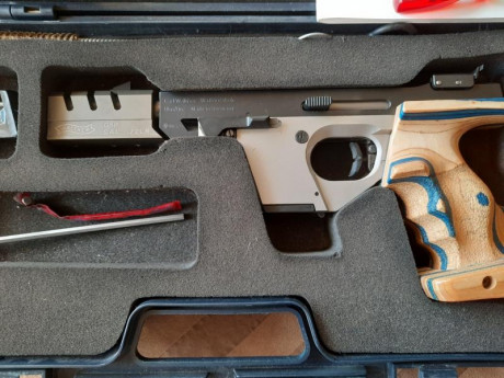 Vendo WALTHER GSP EXPERT, calibre 22 LR y kit del 32, en perfectas condiciones de funcionamiento. Cacha 01