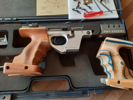 Vendo WALTHER GSP EXPERT, calibre 22 LR y kit del 32, en perfectas condiciones de funcionamiento. Cacha 00