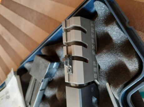 Vendo WALTHER GSP EXPERT, calibre 22 LR y kit del 32, en perfectas condiciones de funcionamiento. Cacha 22