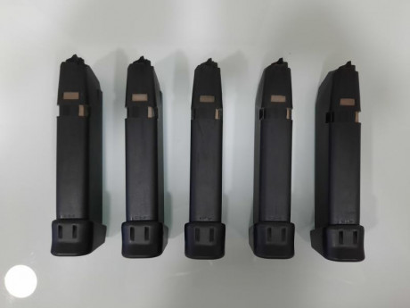 Buenas
Se venden 5 cargadores glock originales para modelo 17, 4 GEN, con tacon +2, con muy poco uso y 00