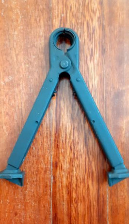Bipode Cetme C nuevo con grasa de origen, primer modelo sin cizalla y con patas adaptadas para tiro sobre 00