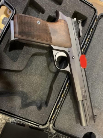 Por retirada en la actividad se vende esta Sig P210 de 6” y armazón pesado en 9 para., es la última serie 00