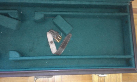 Maletin de cuero para arma larga, rifle o escopeta, marca "El caballo", muy buen estado general 00