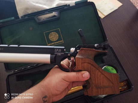 Vendo mi Steyr LP10 con 2 cilindros ( con caducidad 2018) la pistola esta nueva,cono difusor , cacha M.teléfono:634635184 01