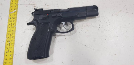 Marca: Ceska 
Modelo: CZ-85 COMBAT 
Calibre: 9 mm 
Ciudad donde se encuentra: Madrid 
Condiciones estéticas 31