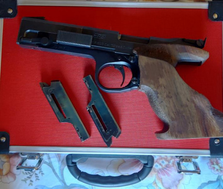 Hola amigos: Vendo una pistola FAS del calibre 32, guiada en F, esta en la provincia de Madrid, concretamente 01