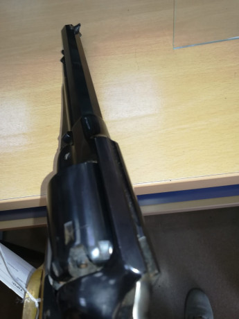 Hola a todos , un amigo por dejar la afición vende su pareja de revólveres de avancarga modelo Remington 10