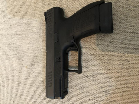 Buenos días,
Vendo mi CZ P10-S subcompacta, 15 disparos con municion original, comprada nueva hace 2 meses.

Me 20