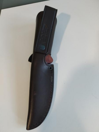 Vendo cuchillo EKA A10 nuevo, acero que afeita Sandvik y madera de bubinga, una preciosidad de pieza.

55€ 21