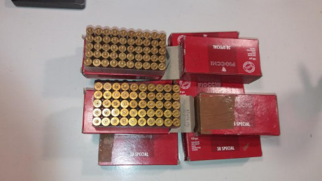 Vendo 500 vainas primer tiro de la marca fiochi
Precio 30€ 
Tel 616644799 00