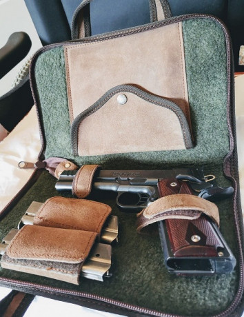 Buenos días al foro.

Por cuestiones de edad, un compañero de tiro se retira de la afición. El arma Guiada 31