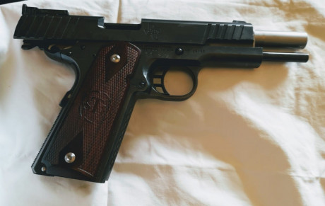 Buenos días al foro.

Por cuestiones de edad, un compañero de tiro se retira de la afición. El arma Guiada 30