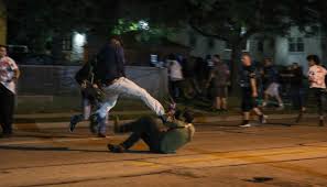 A todos nos importan la vidas de los negros: "black lives matter".

¿Y las de los blancos?

Hace 142