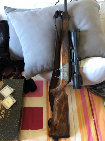 Buenas, se vende BLASER R8 LUXUS con dos cañones, uno del 7mm BM y otro del 300 WM. Visar Swarovski Z6i 00