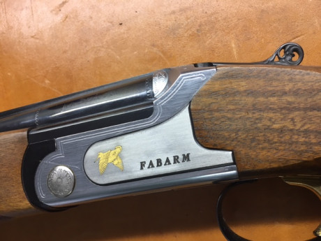 Vendo escopeta Fabarm en estado impecable cañones tribore , largos 66 con su juego de polichoques, peso 02