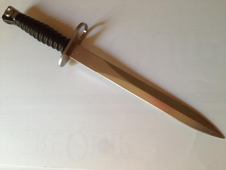  Hola a todos:

Vendo esta Machete Bayoneta Suiza modelo 1957 para fusil de asalto Sig-57

Esta fabricada 02
