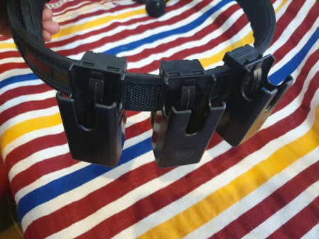 Hola muy buenas.
Pues nada que sigue en venta 
Muy a mi pesas vengo el equipo que compre para hacer ipsc, 20