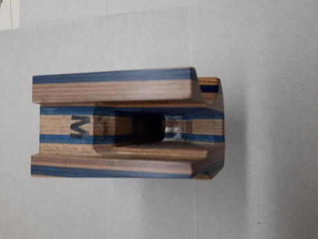 Vendo cacha laminada zurda para WALTHER GSP EXPERT, talla M. 140 euros envío incluido en la península. 01