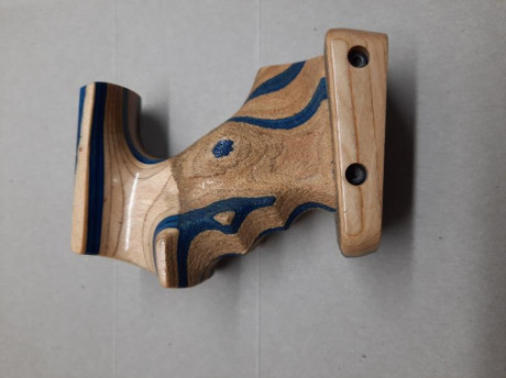 Vendo cacha laminada zurda para WALTHER GSP EXPERT, talla M. 140 euros envío incluido en la península. 11