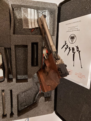 Pongo esta pistola de sobras conocida a la venta el calibre 22 super competitiva es de un compañero del 02