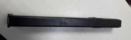 Cargador original para el mítico subfusil alemán de la IIª Guerra Mundial MP40, Capacidad de 32 cartuchos 12
