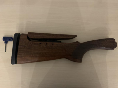 Buenos días a todos:

Vendo culata para 686 E TRAP. Tambien válida para sporting y caza. Grado de madera 01