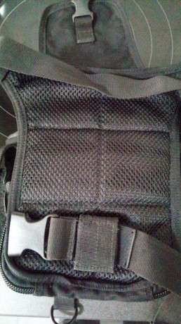 BOLSA CORDURA VEGA HOLSTER 2B35-N

Nailon superior. Compartimiento para pistola con sistema de apertura 00