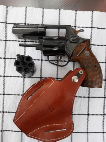 VENDO REVOLVER 4" PULGADAS ASTRA POLICE 357 MAG, CON CAÑON INTERCAMBIABLE. SE PUEDE UTILIZAR MUNICION 00