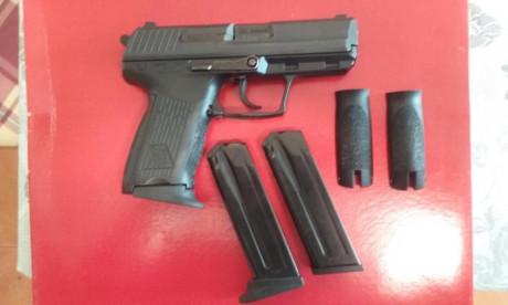 Vendo Pistola HK P2000 calibre 9mmP, está guiada con Licencia A y se puede guiar en F, está como nueva, 02