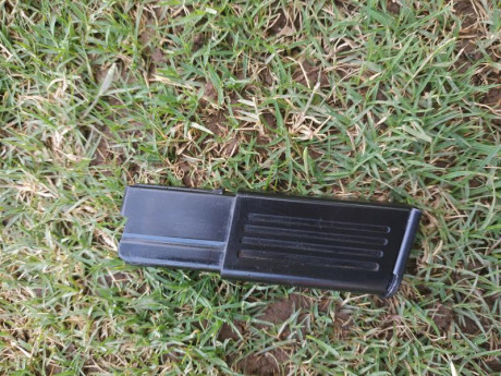 Pues eso, busco el cargador de esta Carabina semiautomática, en nuevo y si es usado, que esté en funcionamiento, 01